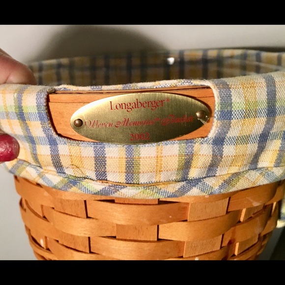 Custom Signed by 4+ Longaberger 2002 Basket EUC - Picture 2 of 8